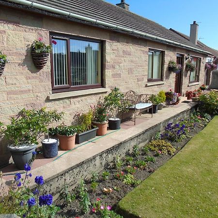 Jomarnic B&B Lossiemouth Exterior photo