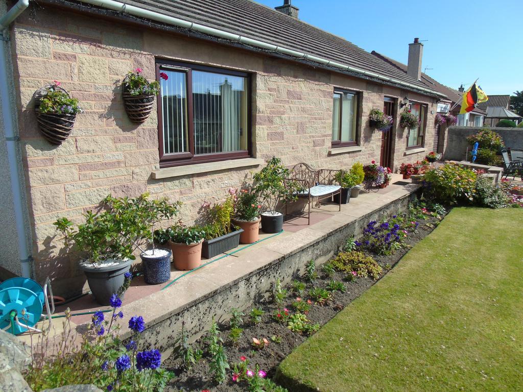 Jomarnic B&B Lossiemouth Exterior photo