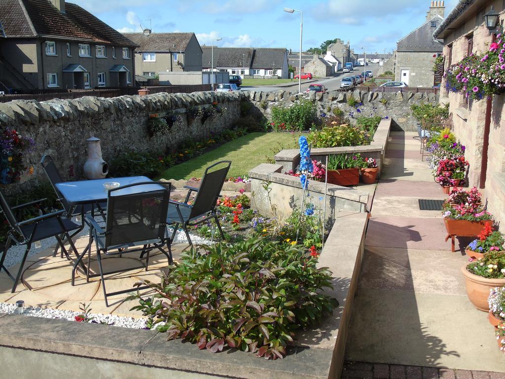 Jomarnic B&B Lossiemouth Exterior photo